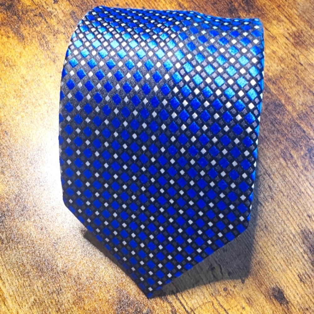 100% Silk men's tie